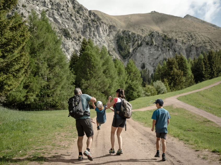Leichte Rundwanderung für Familien mit Panoramaaussicht auf die Meraner Bergwelt